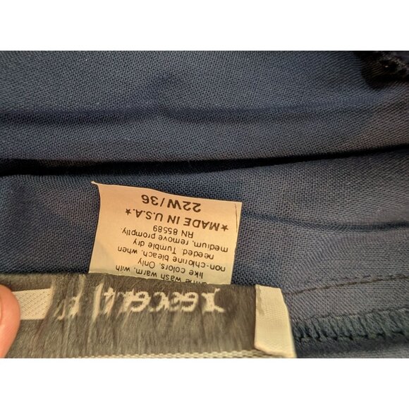 VTG Crescent Bay Navy Blue Elastic Waist Shorts Belted Detail Gold Buckle 22 USA - Picture 3 of 7